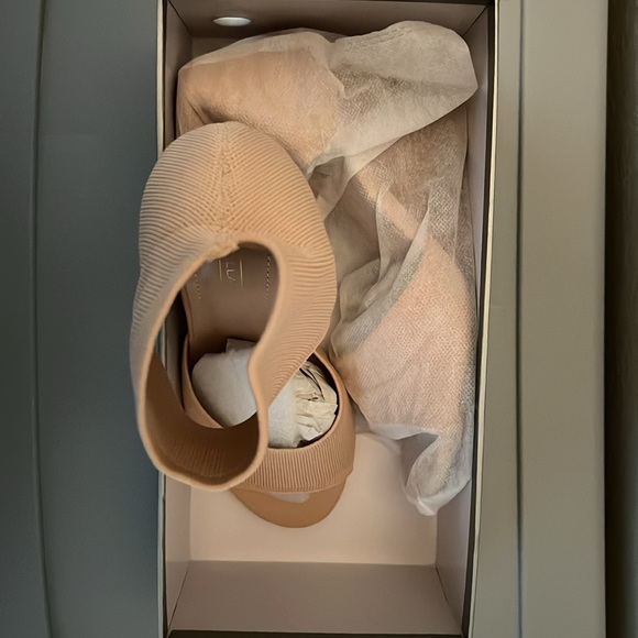 Brand new never tried on you need these wedges!! - Picture 2 of 3